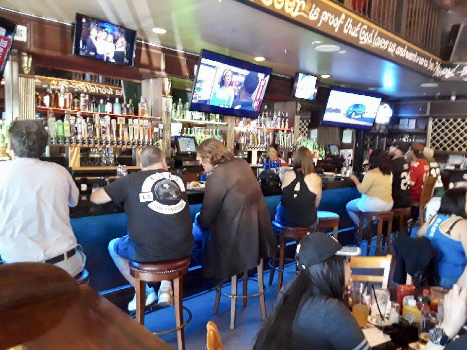 Metro Ale House & Grill | restaurant | 197 E 2nd St, Pomona, CA 91766, USA | 9095654114 OR +1 909-565-4114