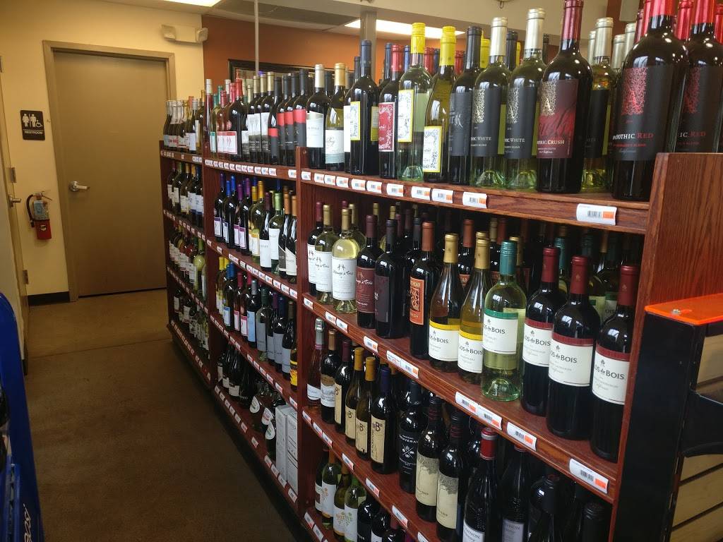 Rocky River Sunmart | meal takeaway | 20045 Lake Rd, Cleveland, OH 44116, USA | 4403316400 OR +1 440-331-6400