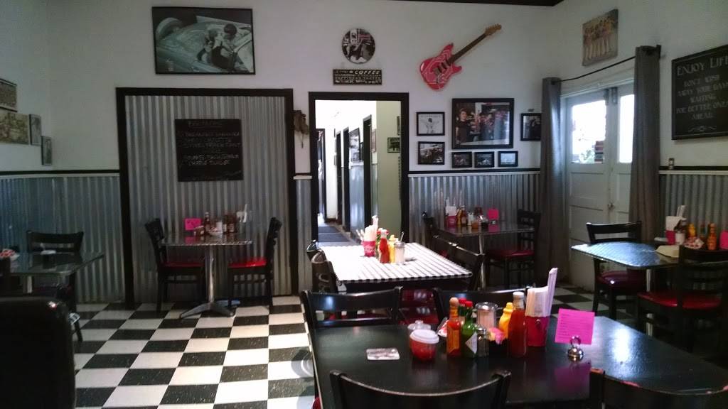 Saxs Joint | restaurant | 317 Petaluma Blvd S, Petaluma, CA 94952, USA | 7075593021 OR +1 707-559-3021