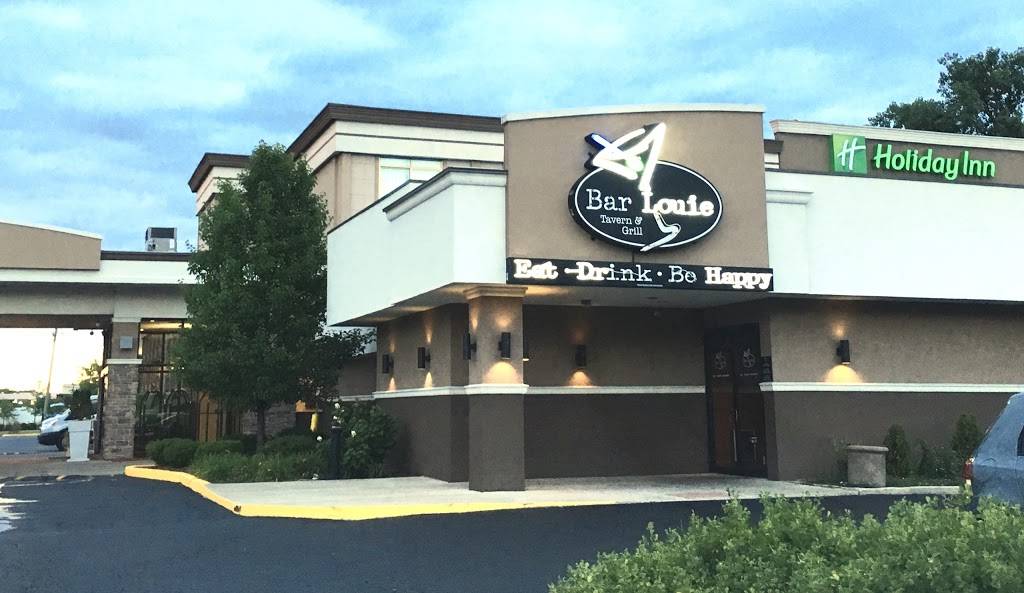 Bar Louie | night club | 200 E W Rand Rd, Mt Prospect, IL 60056, USA | 8473943456 OR +1 847-394-3456