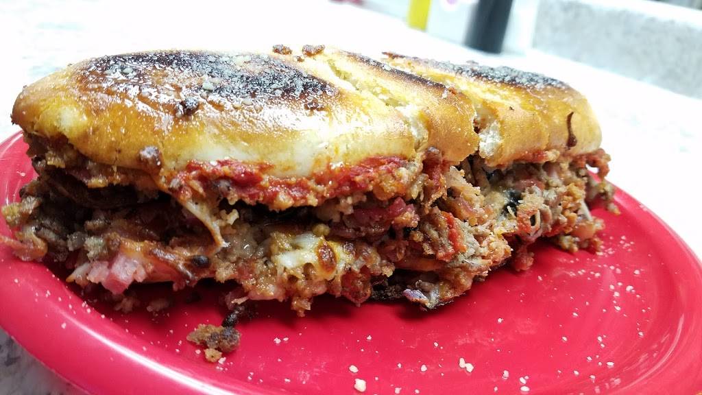 Moms Diner | restaurant | 331 S Main St, Oakland City, IN 47660, USA | 8127493114 OR +1 812-749-3114