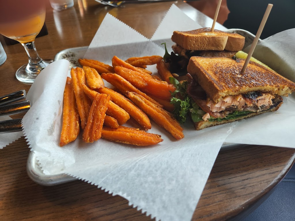 Cliffs Taphouse | restaurant | 3044 Gillham Rd, Kansas City, MO 64108, USA | 8165692611 OR +1 816-569-2611