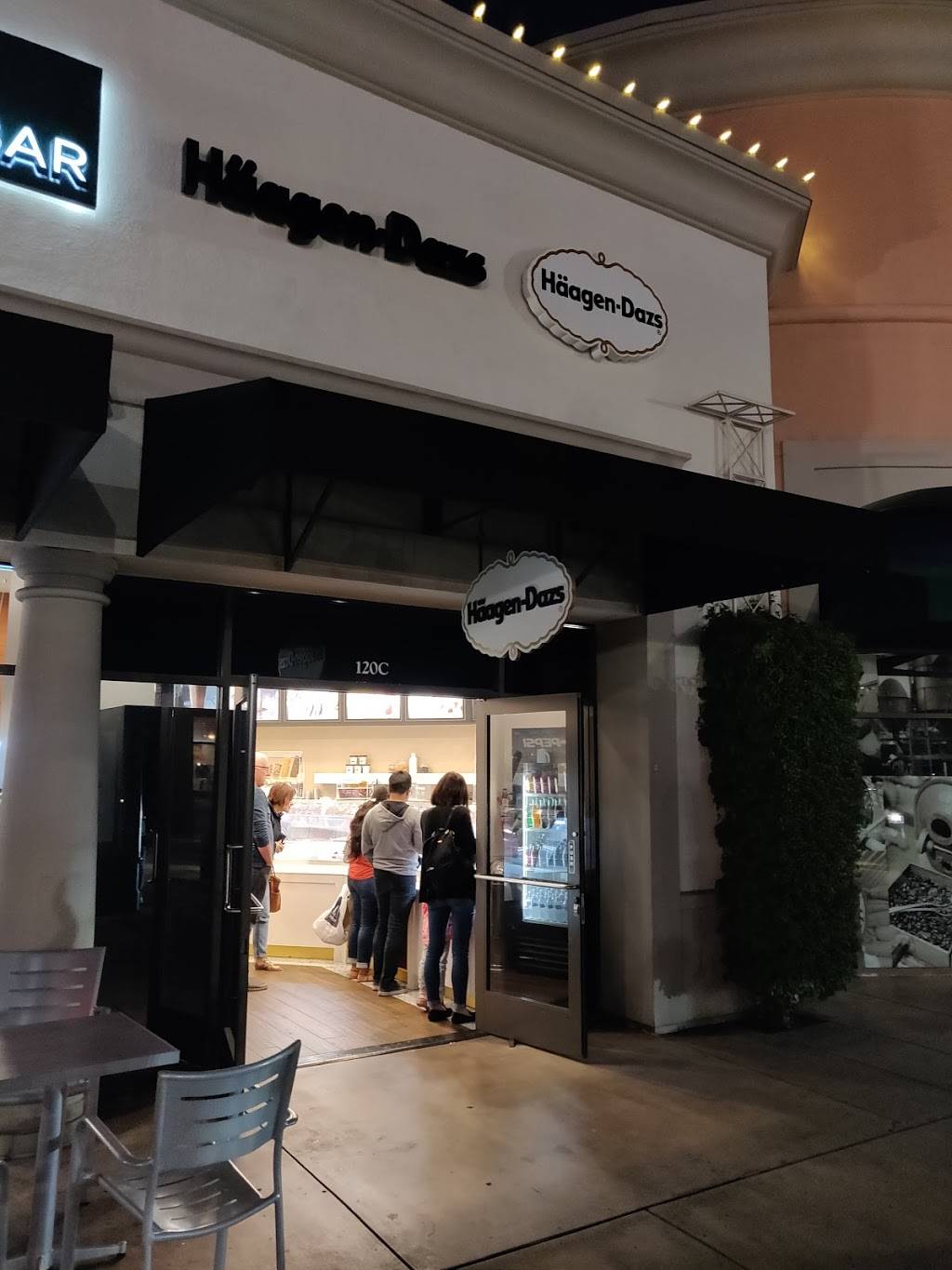 Haagen-Dazs | restaurant | #120C, 5620 Paseo Del Norte, Carlsbad, CA 92008, USA | 8007670120 OR +1 800-767-0120