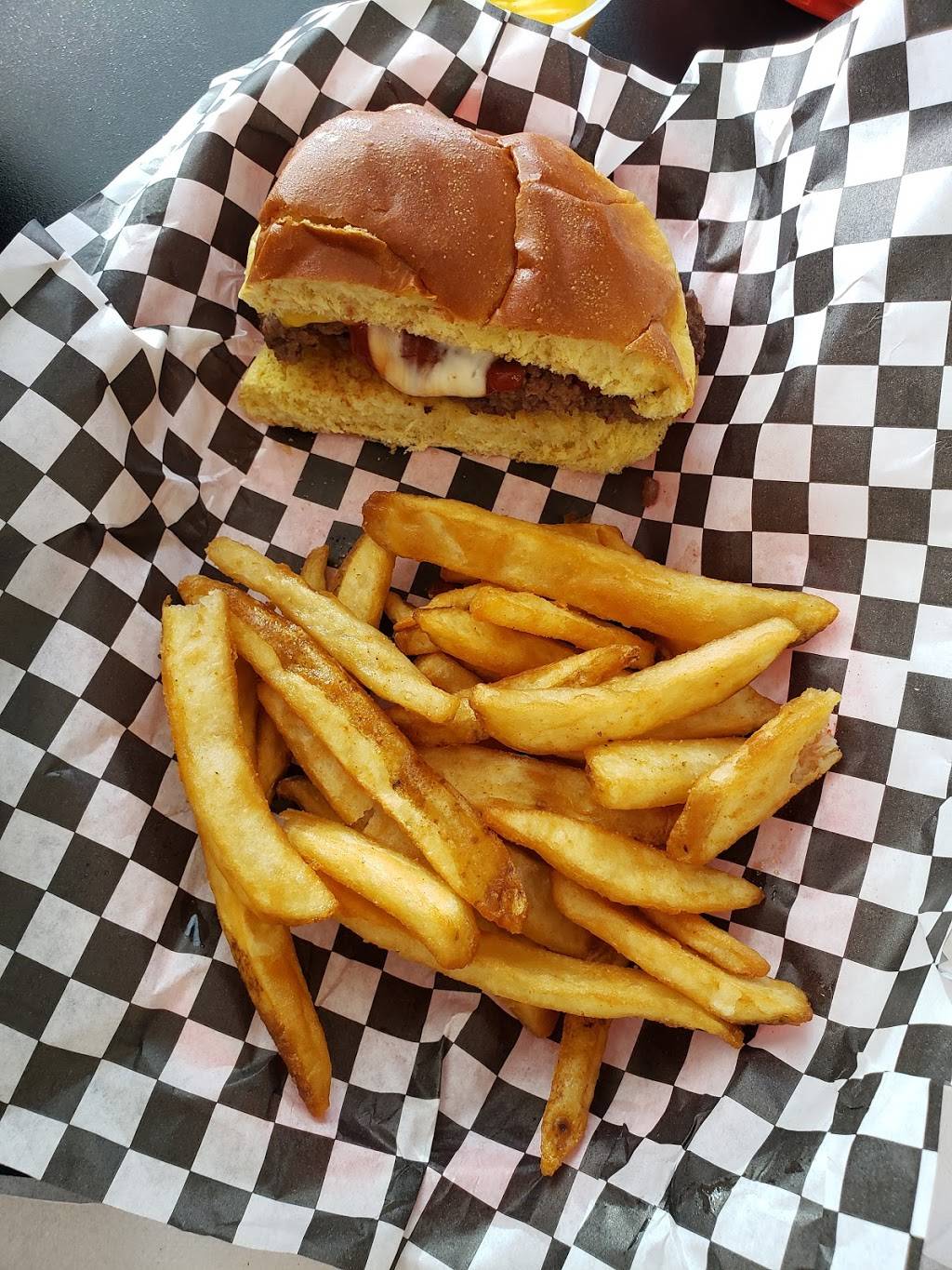 Hamburger Mikes | restaurant | 1533 Jodeco Rd Suite A, Stockbridge, GA 30281, USA | 6788144534 OR +1 678-814-4534