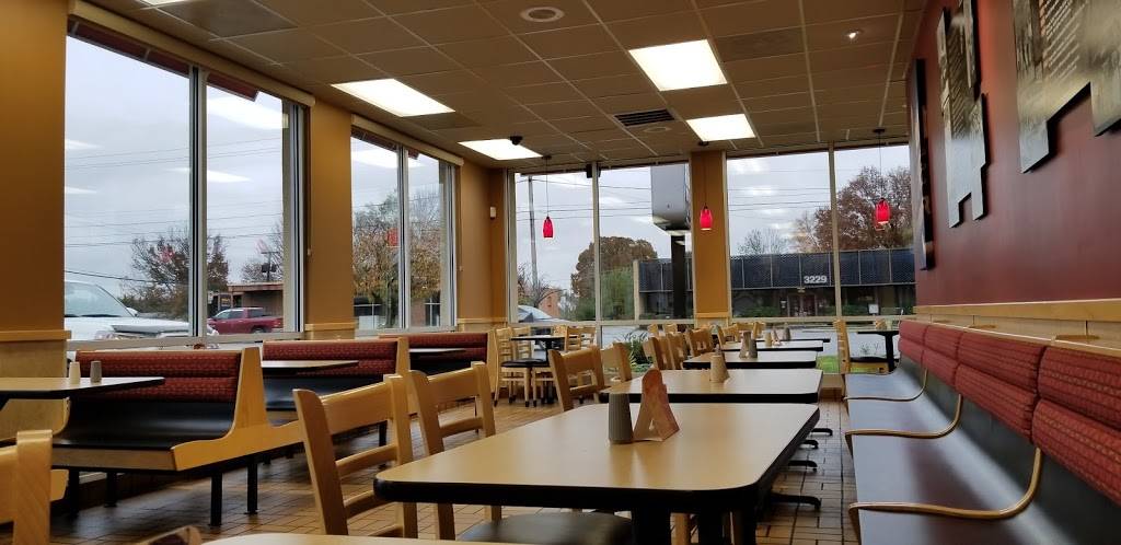 Dairy Queen Grill & Chill | restaurant | 3226 Brandon Ave SW, Roanoke, VA 24018, USA | 5403448200 OR +1 540-344-8200