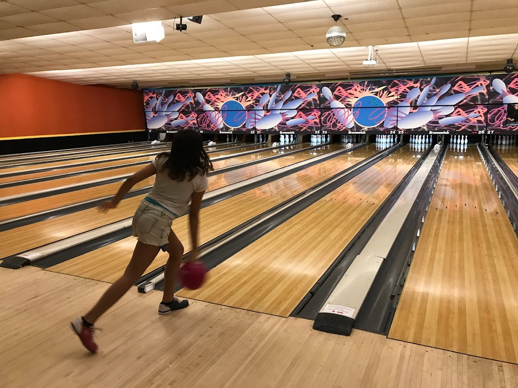 East Greenbush Bowling Center | meal takeaway | 570 Columbia Turnpike, East Greenbush, NY 12061, USA | 5184779306 OR +1 518-477-9306