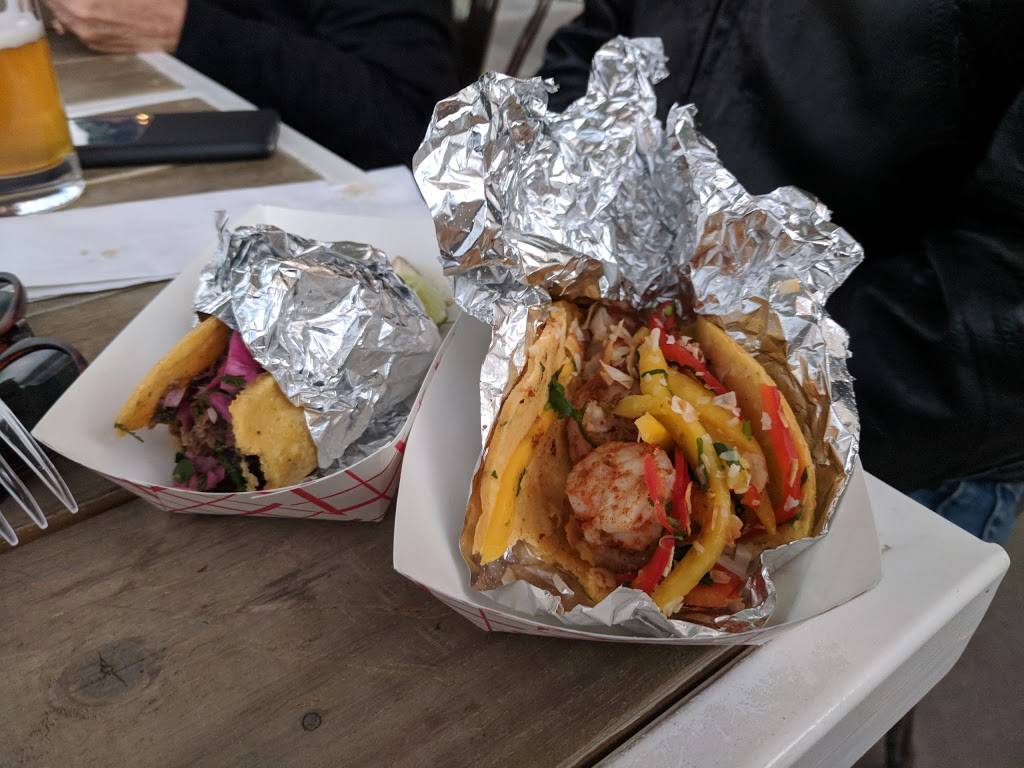 Eight Row Flint | restaurant | 1039 Yale St, Houston, TX 77008, USA | 8327674002 OR +1 832-767-4002