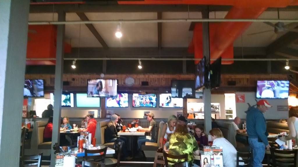Hooters | restaurant | 941 E Highway 131, Jeffersonville, IN 47130, USA | 8122849464 OR +1 812-284-9464