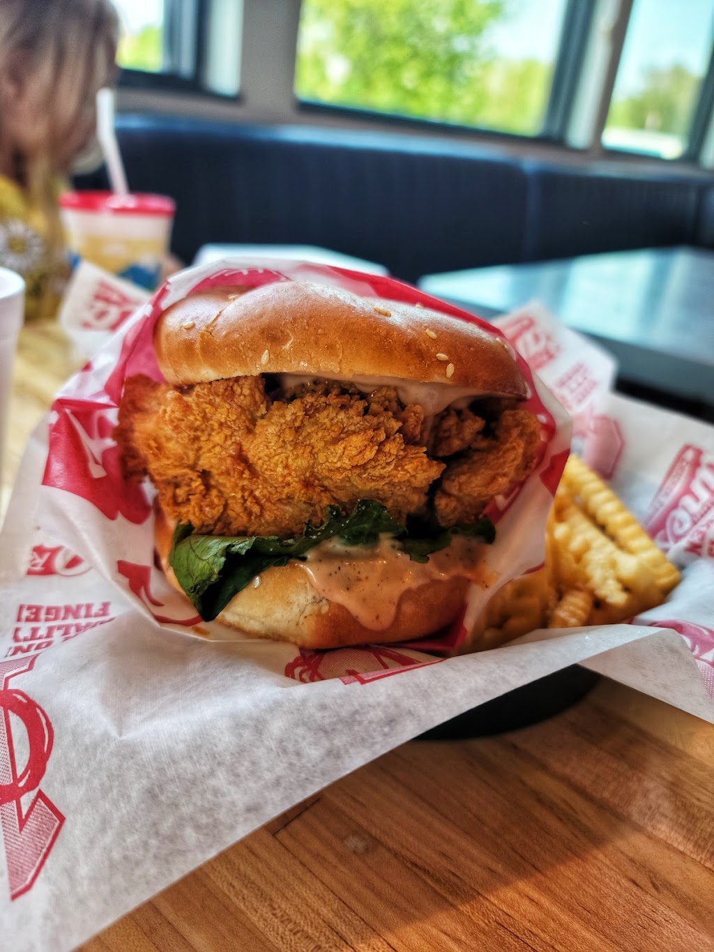 Raising Canes Chicken Fingers | restaurant | 3788 W 11400 S, South Jordan, UT 84095, USA | 8012541028 OR +1 801-254-1028