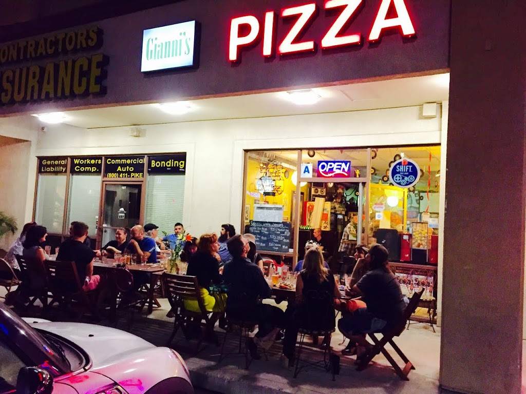Giannis Pizza | restaurant | 3910 Vista Way #108, Oceanside, CA 92056, USA | 7607242670 OR +1 760-724-2670