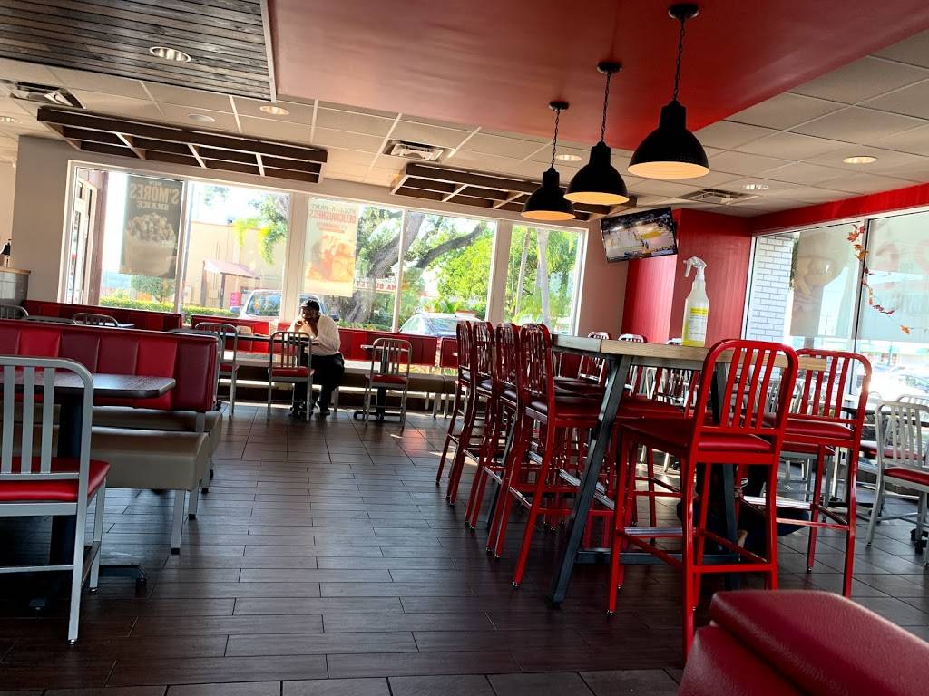 Arbys | meal takeaway | 6760 SW 8th St, Miami, FL 33144, USA | 3052652011 OR +1 305-265-2011