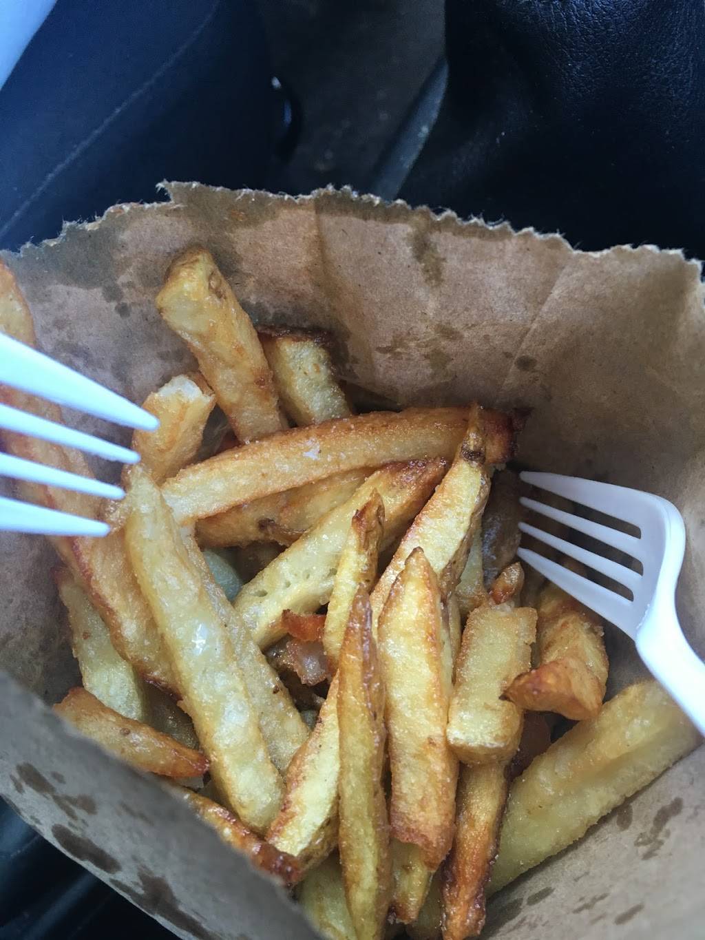 S&G Fries and Burgers | restaurant | 1845 Carling Ave, Ottawa, ON K2A 1C9, Canada | 3438821588 OR +1 343-882-1588