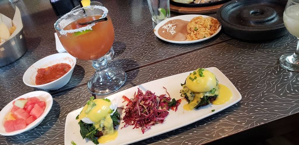 Cyclone Anayas Mexican Kitchen | restaurant | 20 Waterway Ave #120, The Woodlands, TX 77380, USA | 2814195771 OR +1 281-419-5771