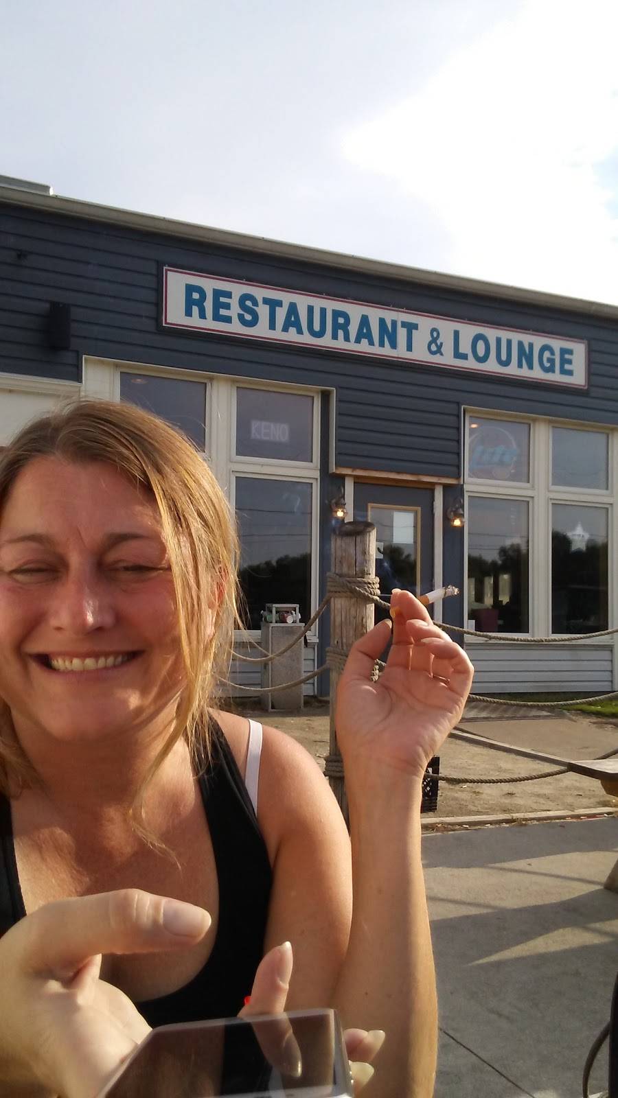 Wild Wings Restaurant & Lounge | restaurant | 9055 W, OH-2, Oak Harbor, OH 43449, USA | 4198982328 OR +1 419-898-2328