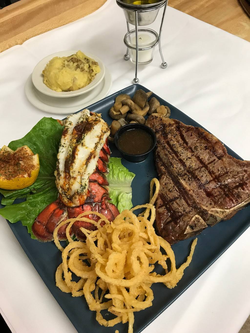 Erics Porter Haus | restaurant | 4926, 229 Wisconsin Ave, Waukesha, WI 53186, USA | 2625421300 OR +1 262-542-1300