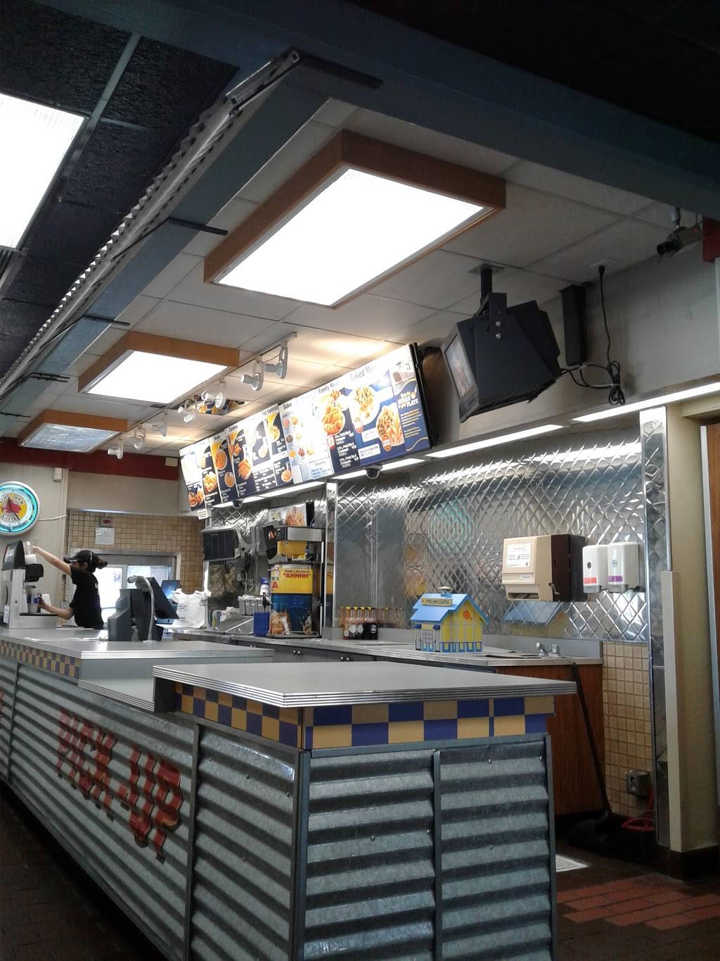 Long John Silvers | restaurant | 1049 3rd Ave, Chula Vista, CA 91911, USA | 6194206328 OR +1 619-420-6328