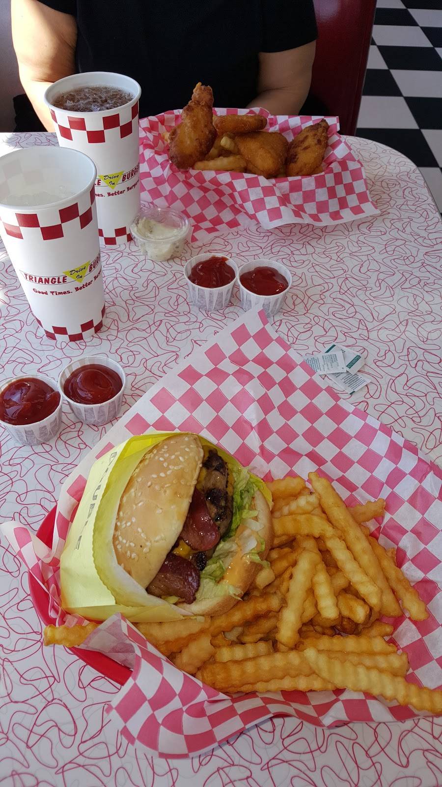 Triangle Drive In | restaurant | 4915 E McKinley Ave, Fresno, CA 93727, USA | 5593745646 OR +1 559-374-5646