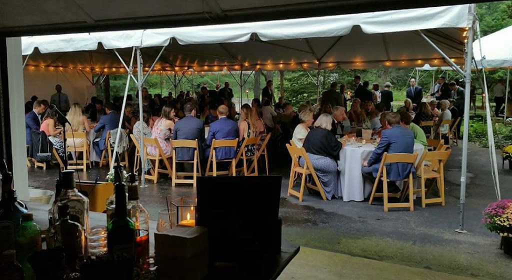 Vino Third Ward - Wine Bar & Store | restaurant | 219 E Erie St, Milwaukee, WI 53202, USA | 4142778466 OR +1 414-277-8466