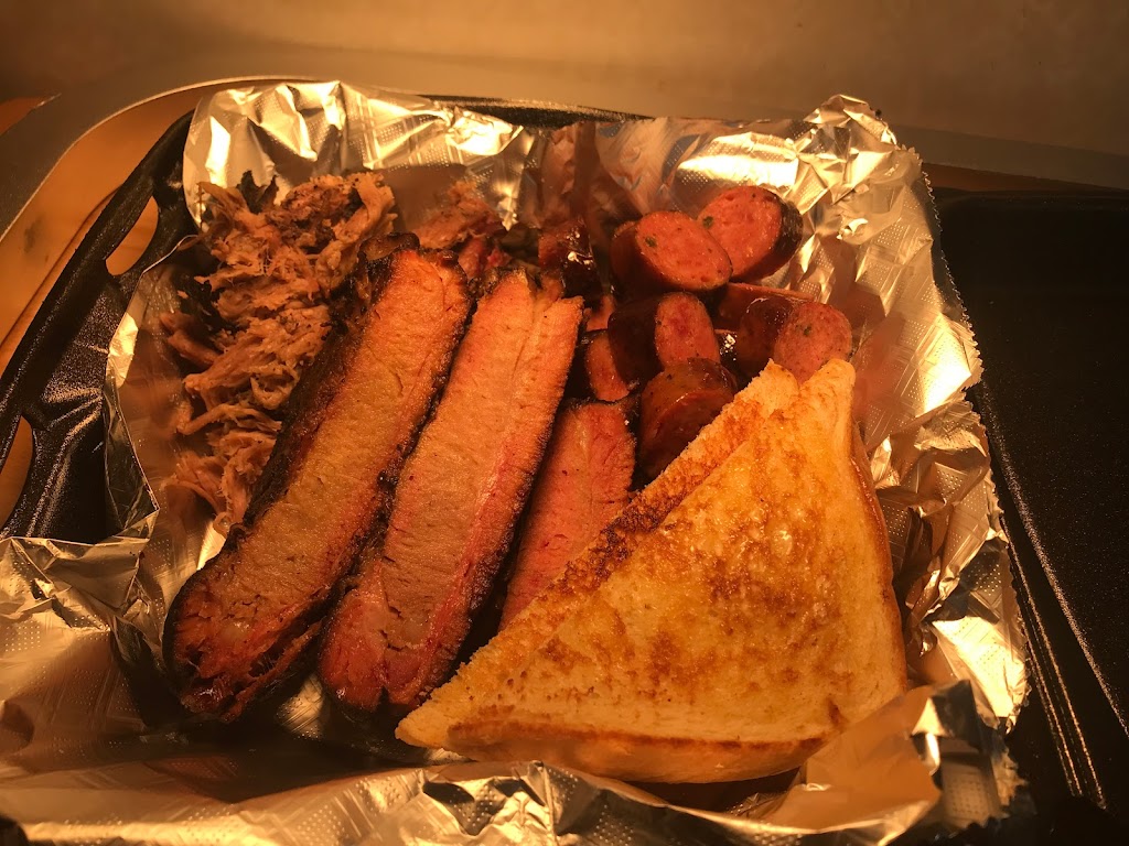 Big Earles BBQ | restaurant | 610 N 1st St, Roby, TX 79543, USA | 3257730988 OR +1 325-773-0988