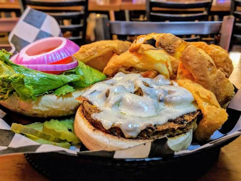 Rollies Bar and Grill | restaurant | 37 Main St, Belfast, ME 04915, USA | 2073384502 OR +1 207-338-4502