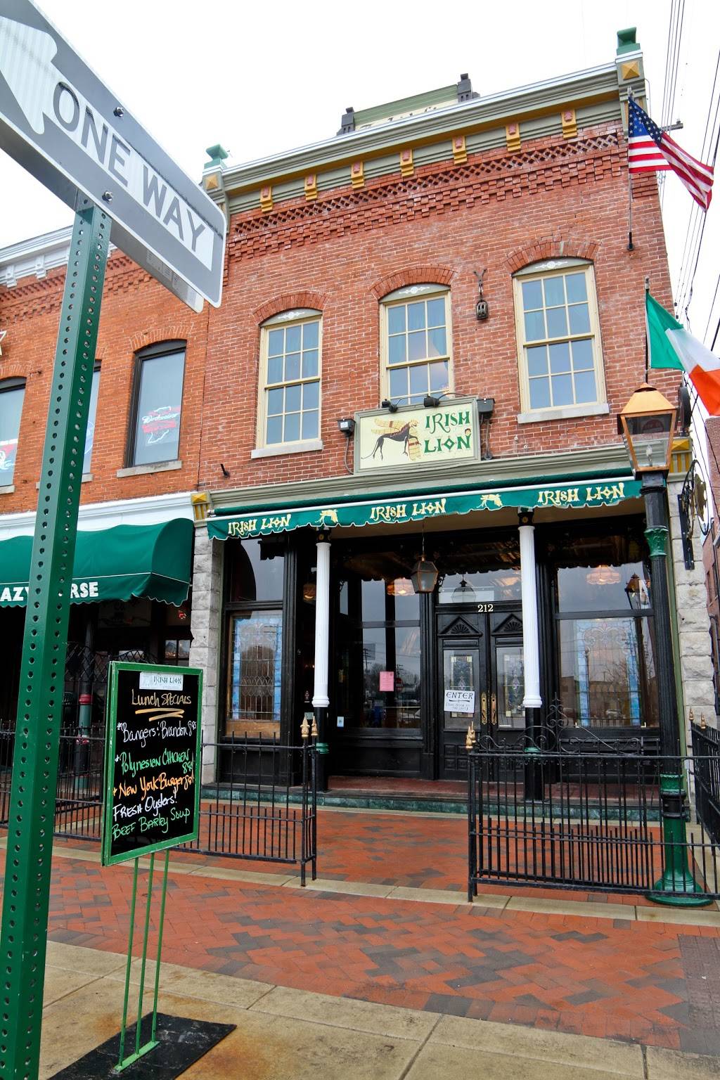The Irish Lion Glen | restaurant | 220 W Kirkwood Ave, Bloomington, IN 47404, USA | 8123369077 OR +1 812-336-9077