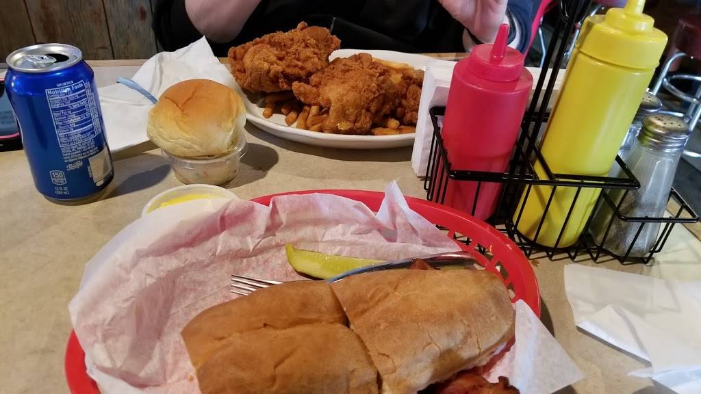 Lake Park Pub | restaurant | 8904 Lake Park Rd, Menasha, WI 54952, USA | 9207391901 OR +1 920-739-1901