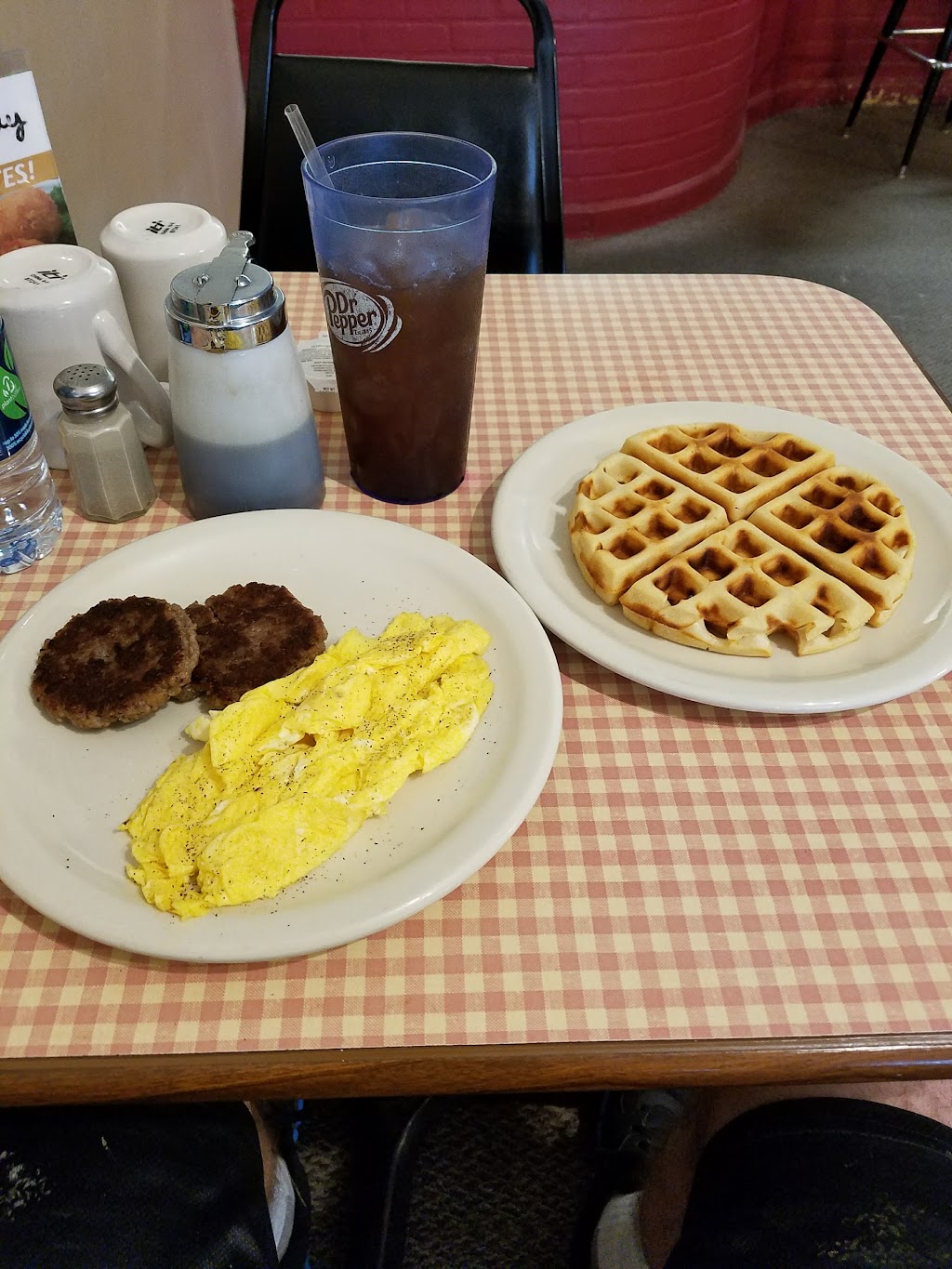 Long Way Home Family Restaurant | restaurant | 250 Castalia St, Bellevue, OH 44811, USA | 4194831700 OR +1 419-483-1700