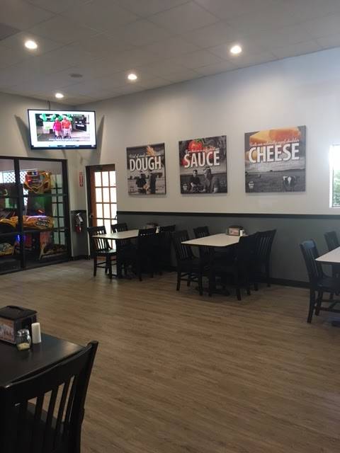 Round Table Pizza | meal delivery | 361 Rheem Blvd, Moraga, CA 94556, USA | 9253761411 OR +1 925-376-1411