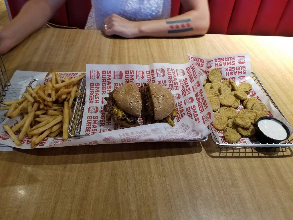 Smashburger | restaurant | 2904 S Santan Village Pkwy Ste 104, Gilbert, AZ 85295, USA | 4804203480 OR +1 480-420-3480