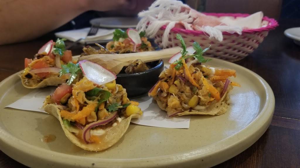 Los Compas | restaurant | Blvd. Agua Caliente 10594, Aviacion, 22020 Tijuana, B.C., Mexico | 016642088269 OR +52 664 208 8269