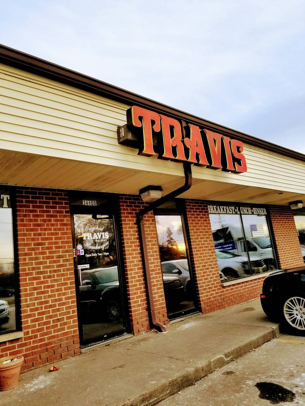 Travis Restaurant | restaurant | 34400 Harper Ave, Clinton Twp, MI 48035, USA | 5867928001 OR +1 586-792-8001