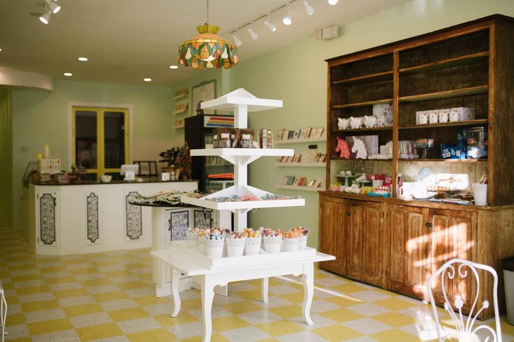 Lulabelles Sweet Shop | cafe | 5836, 847 Upshur St NW, Washington, DC 20011, USA | 2028045800 OR +1 202-804-5800
