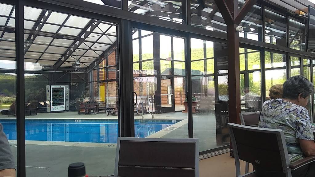 Signatures Bar & Grill | restaurant | 16701 Lakeview Rd NE, Flintstone, MD 21530, USA | 3017848400 OR +1 301-784-8400