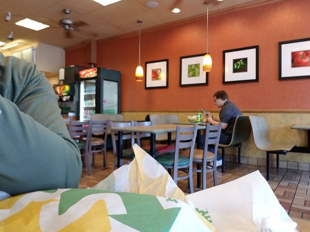 Subway | restaurant | 3071 W Shaw Ave, Fresno, CA 93711, USA | 5592256900 OR +1 559-225-6900