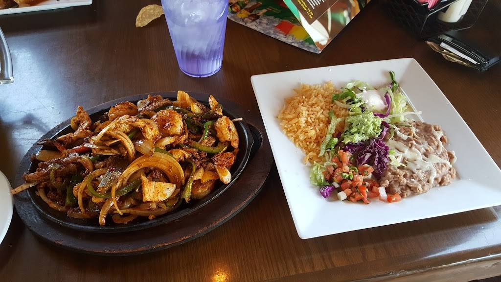 El Toro Mexican Restaurant | restaurant | 3425 W State St, Grand Island, NE 68803, USA | 3083812333 OR +1 308-381-2333