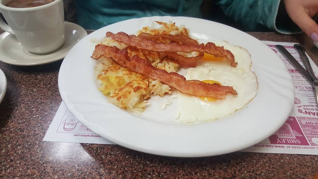 Broadway Family Restaurant | restaurant | 9215 Broadway Ave, Brookfield, IL 60513, USA | 7084854609 OR +1 708-485-4609