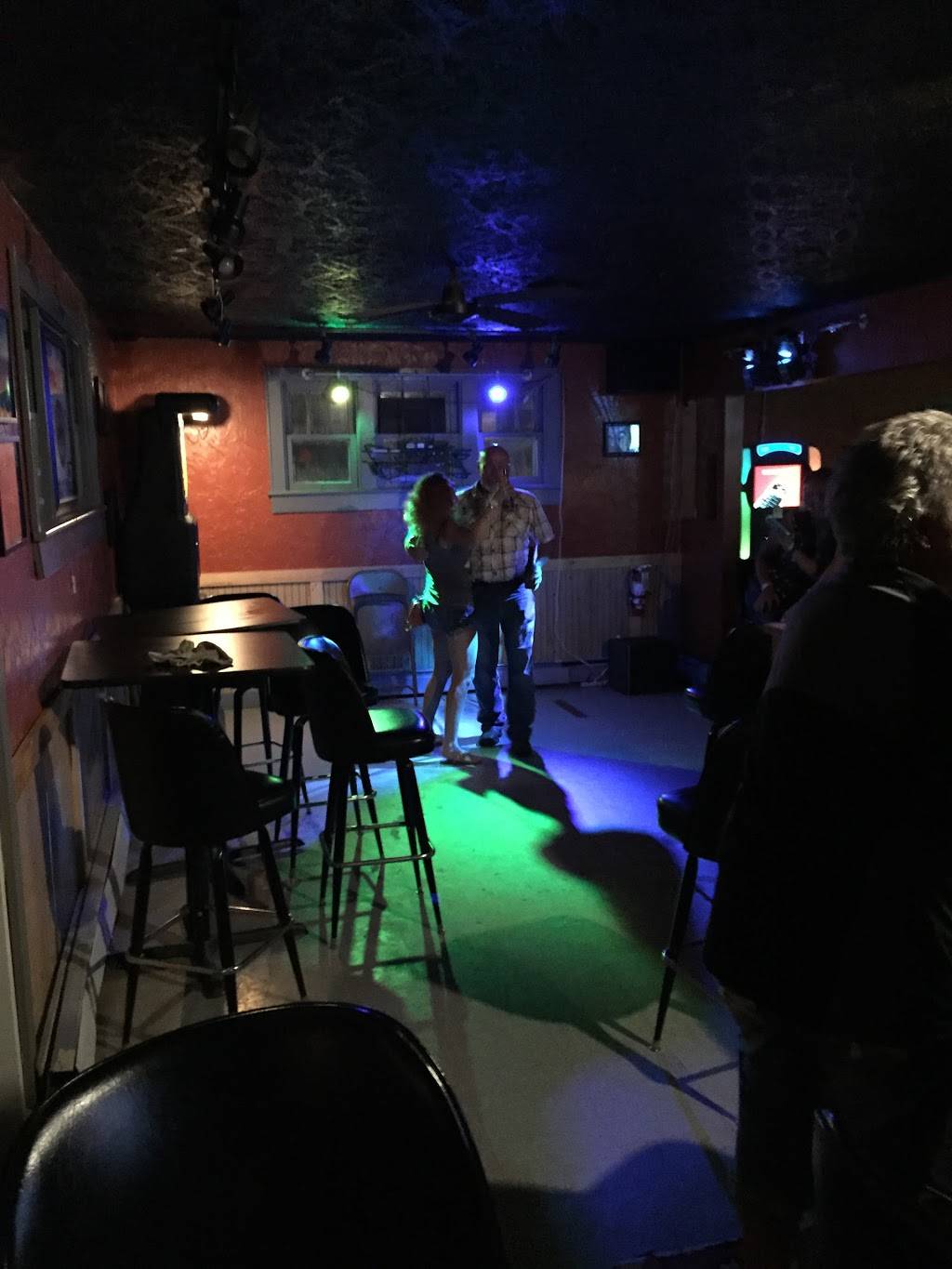 Sandy Bobs Patio Bar & Grill | restaurant | 2008 OH-199, Carey, OH 43316, USA | 4193964097 OR +1 419-396-4097