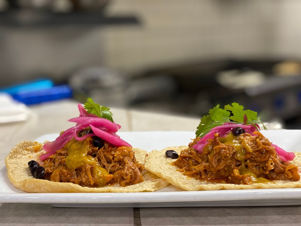 El Berrinches Restaurant | restaurant | 1807 S Ashland Ave, Chicago, IL 60608, USA | 3124928295 OR +1 312-492-8295