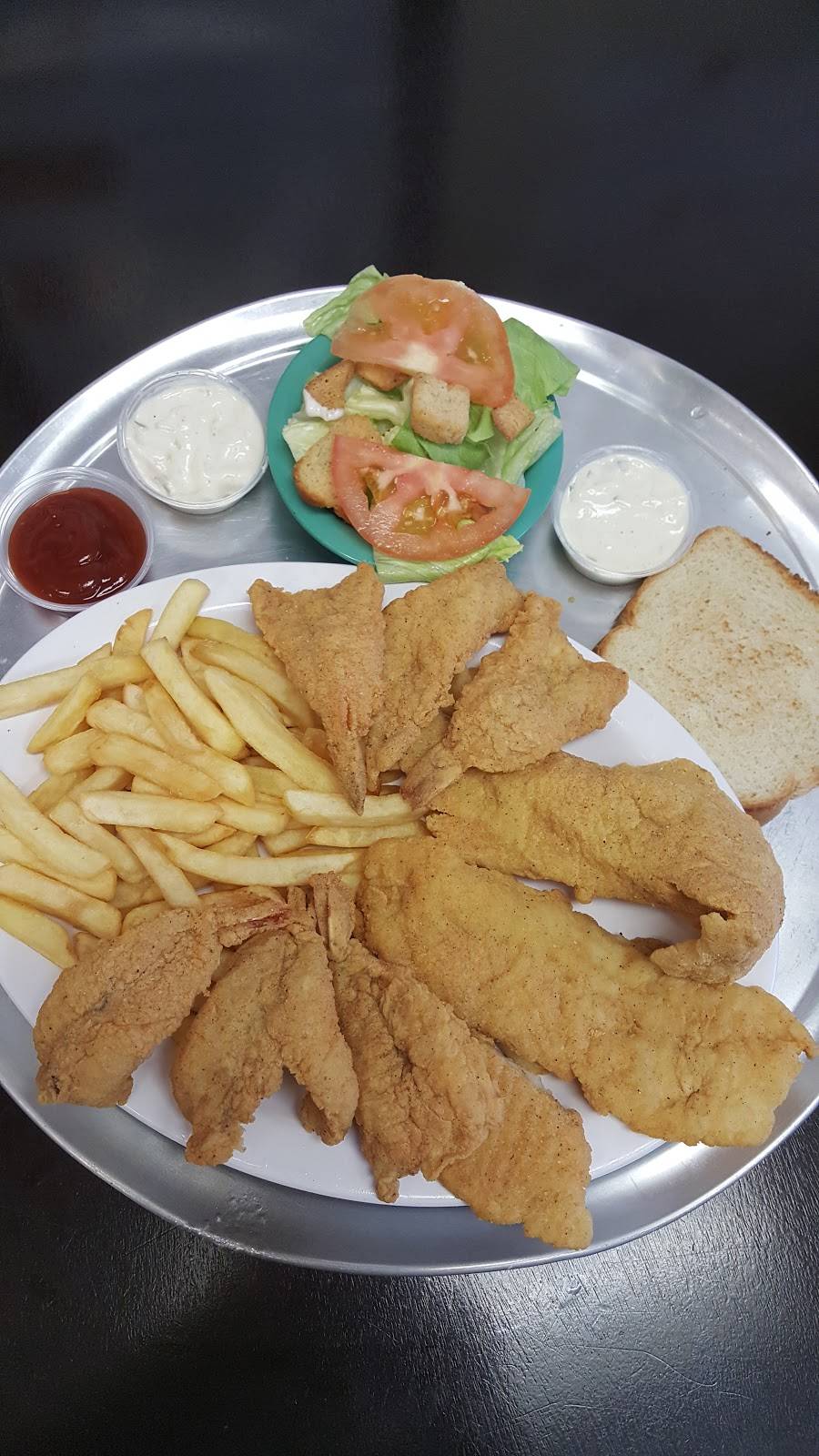 GCs Seafood and Grill | restaurant | 9795 Beechnut St a, Houston, TX 77036, USA | 7139817410 OR +1 713-981-7410