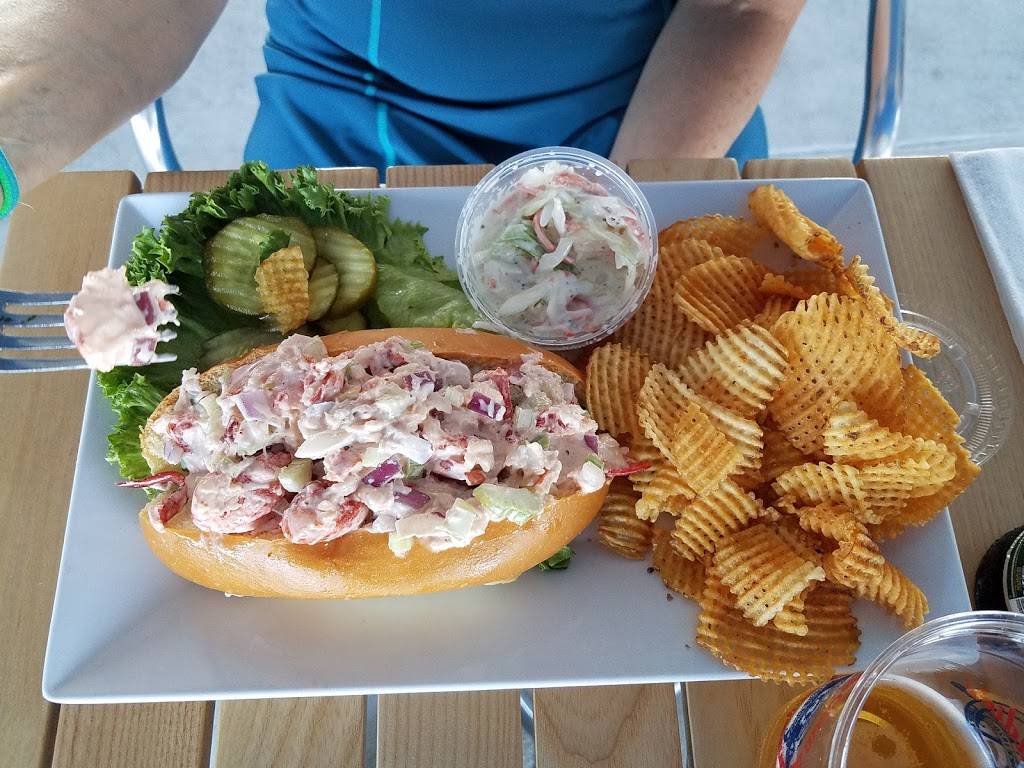 Claudios Waterfront | restaurant | 111 Main St, Greenport, NY 11944, USA | 6314771889 OR +1 631-477-1889