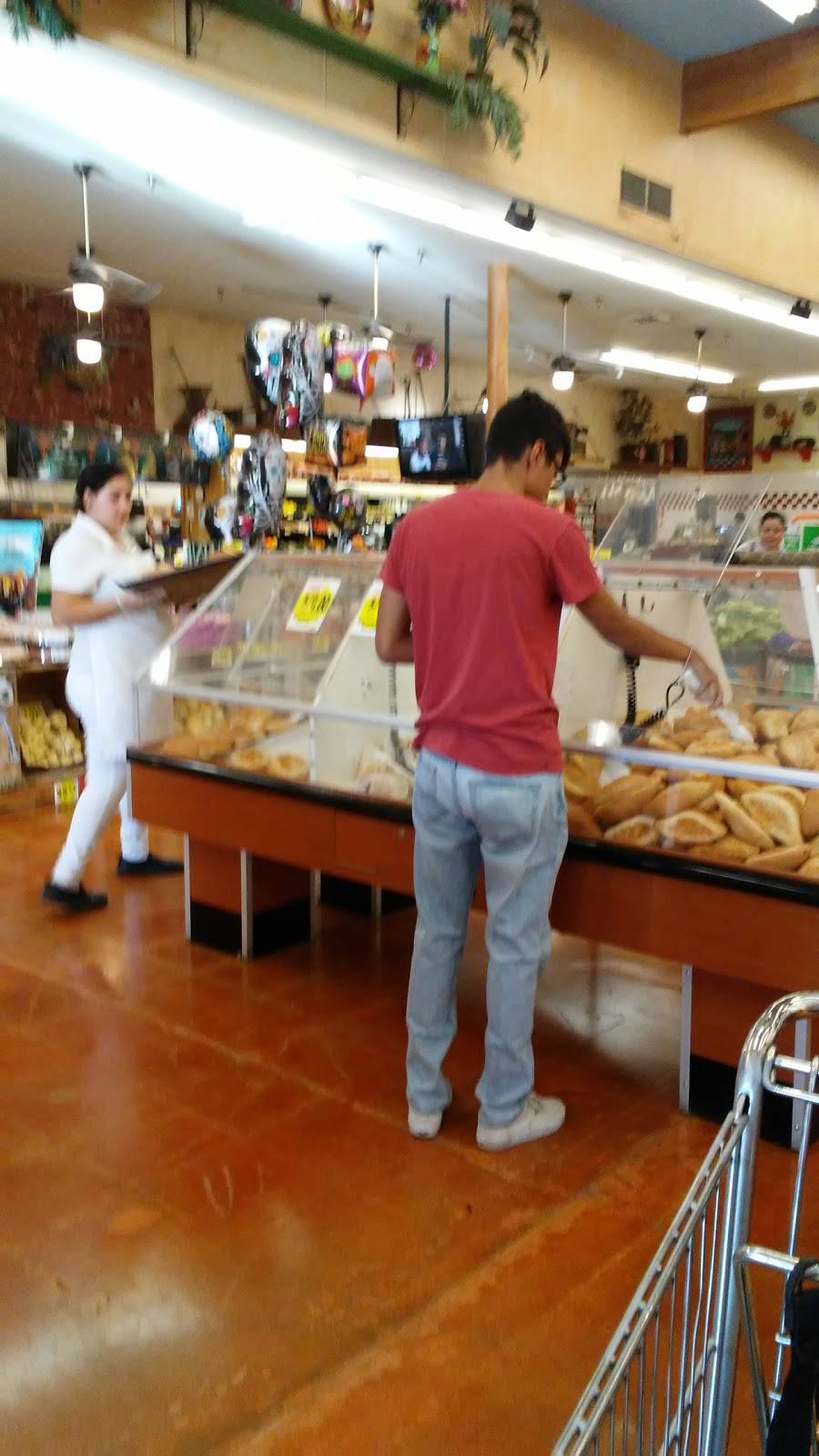 Vallarta Supermarkets | bakery | 820 Main St, Delano, CA 93215, USA | 6617258920 OR +1 661-725-8920