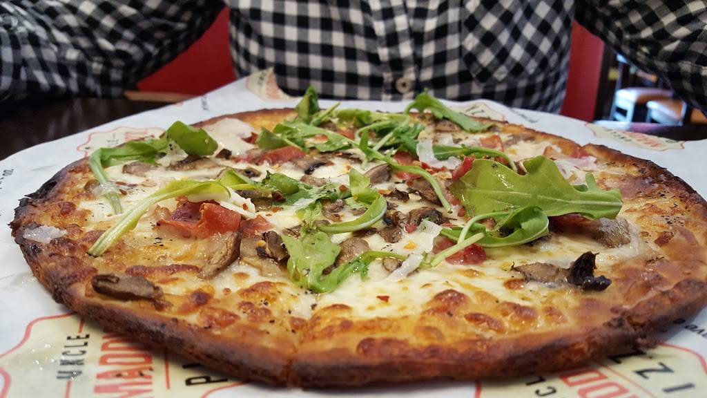 Uncle Maddios Pizza - Waterford | restaurant | 703 N Alafaya Trail, Orlando, FL 32828, USA | 4079142881 OR +1 407-914-2881