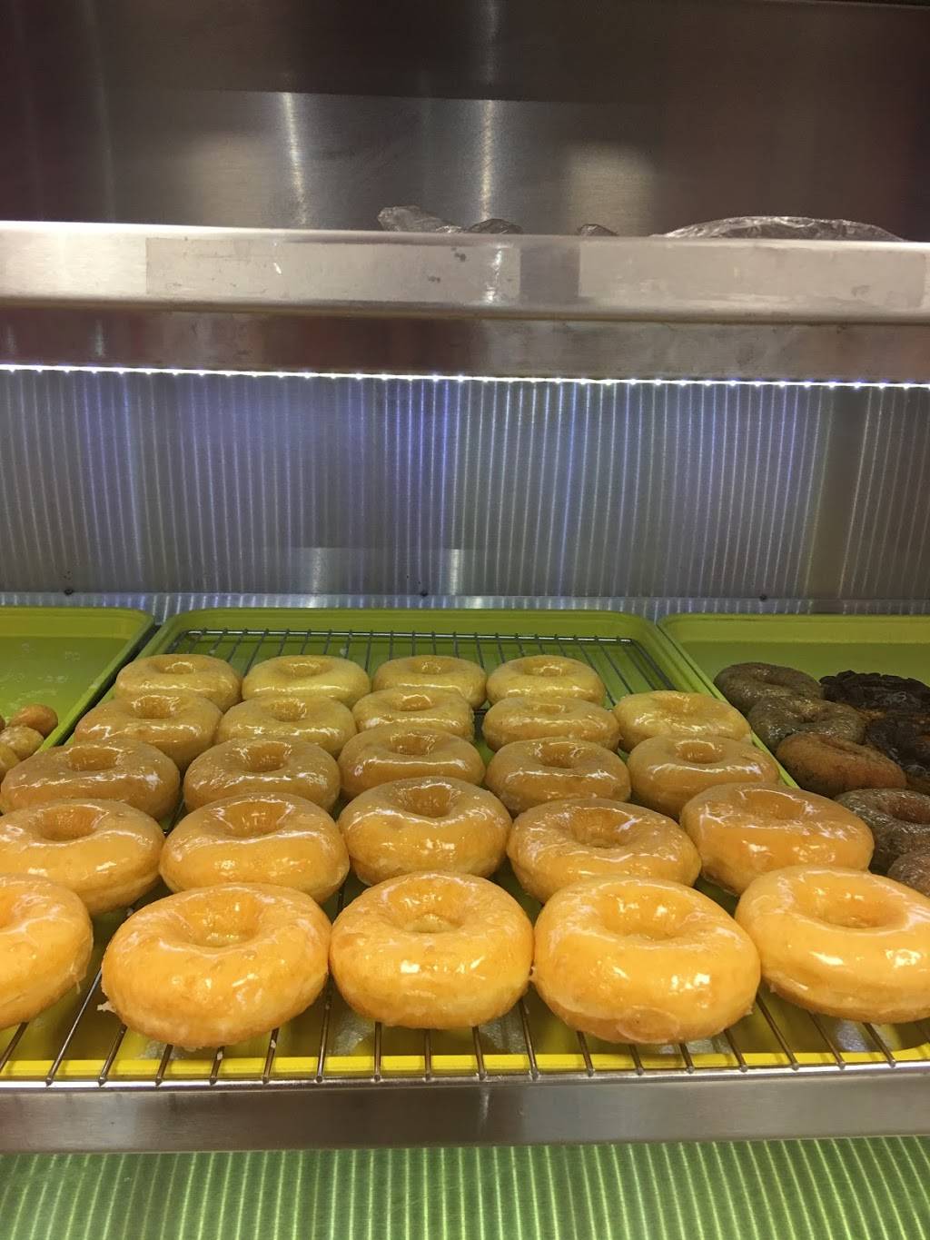 Sunshine Donuts | restaurant | 9825 Jones Rd, Houston, TX 77065, USA | 8326889539 OR +1 832-688-9539