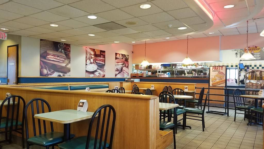 Cousins Subs | meal takeaway | 2320 E Moreland Blvd, Waukesha, WI 53186, USA | 2627981800 OR +1 262-798-1800