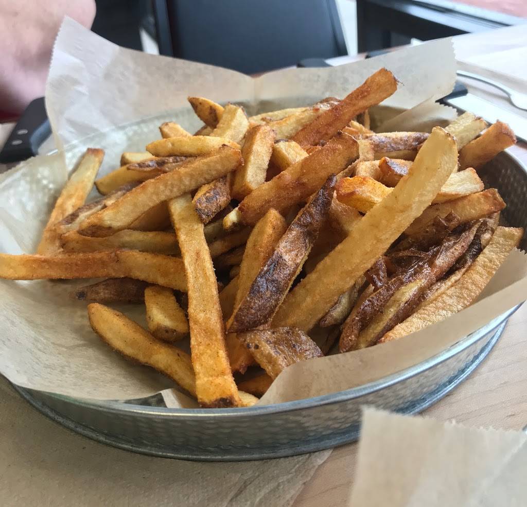 Chuck Wagon | restaurant | 201-B Ives Rd, Wallingford, CT 06492, USA | 2036784395 OR +1 203-678-4395