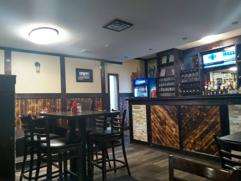 Church St. Diner | restaurant | 207 Church St, Keswick, ON L4P 1J9, Canada | 2898413027 OR +1 289-841-3027