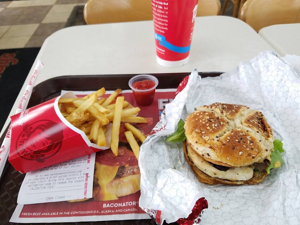Wendys | restaurant | 807 S. Cumberland_Street, Lebanon, TN 37087, USA | 6154449709 OR +1 615-444-9709