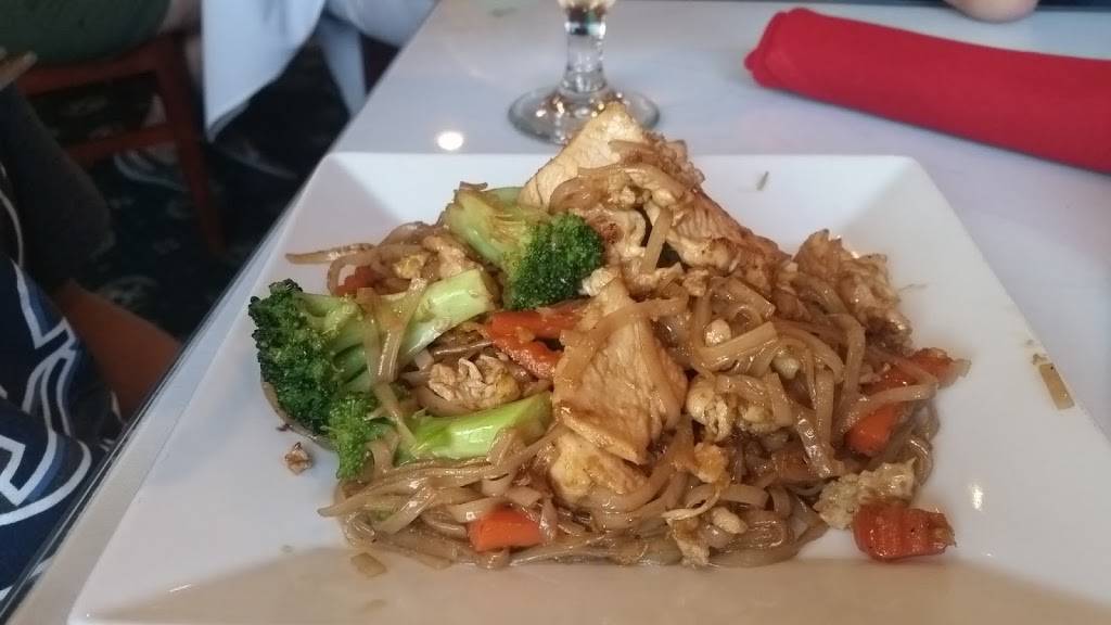Royal Palace Thai Restaurant | restaurant | 811 S Howard Ave, Tampa, FL 33606, USA | 8132585893 OR +1 813-258-5893