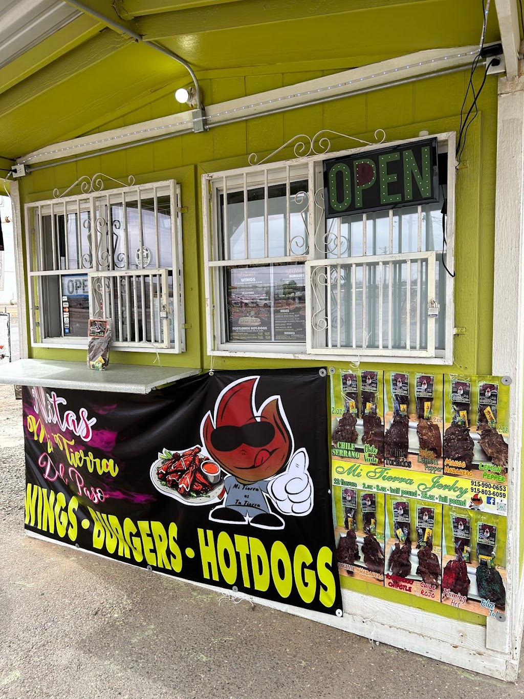 Alitas Mi Tierra Del paso | restaurant | 14241 Montana Ave, El Paso, TX 79938, USA | 9158036059 OR +1 915-803-6059