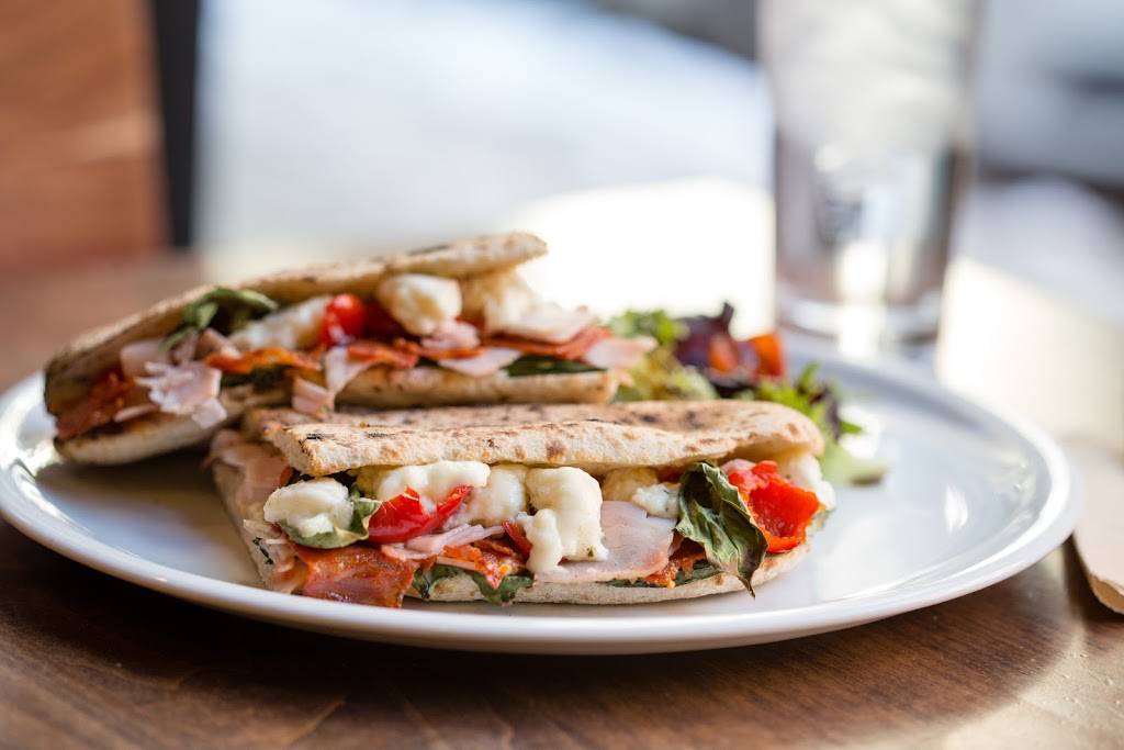 Brigade Sherbrooke, pizzeria napolitaine et pâtes | restaurant | 1824 Rue King Ouest, Sherbrooke, QC J1J 2E2, Canada | 8198200594 OR +1 819-820-0594